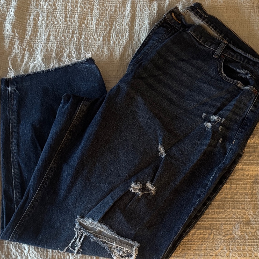 Old Navy Ripped Jeans - Picture 4 of 4